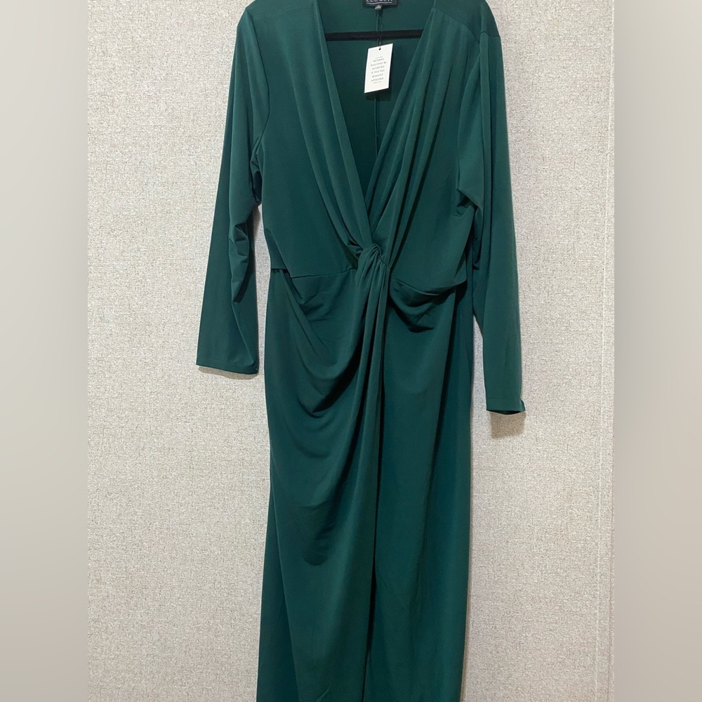 013 Eloquii emerald green dress. New with tags. Size 22